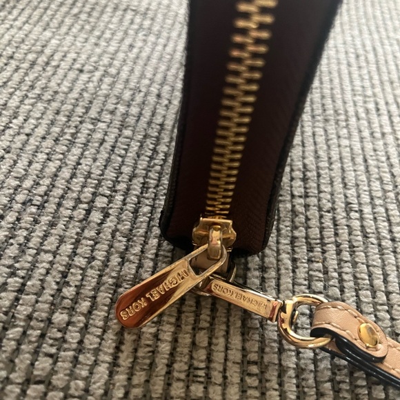 Brown Micheal Kors Wristlet Wallet with Gold Accents - Picture 4 of 10